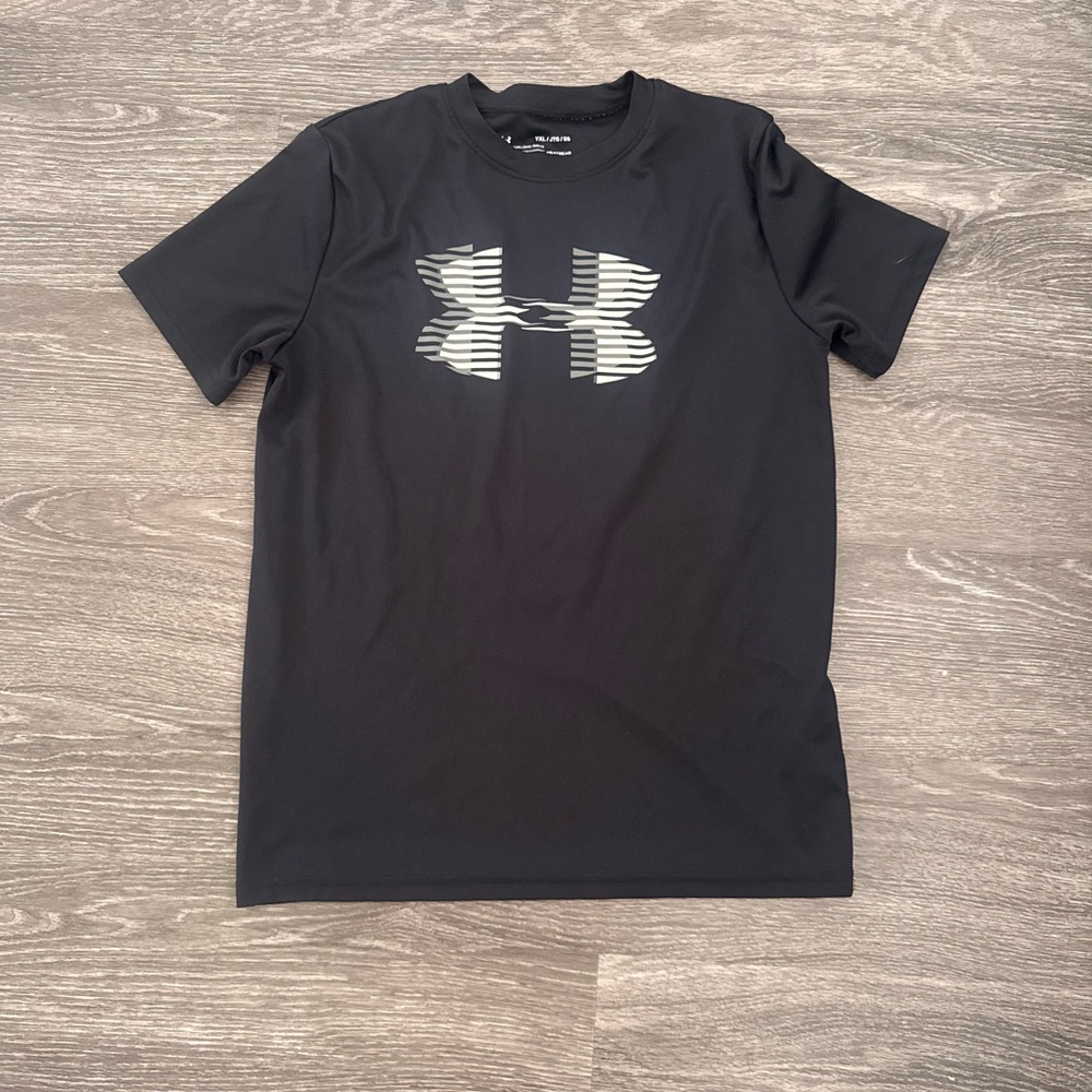 Under Armour Black Short-Sleeve Performance Tee with Striped Logo YXL